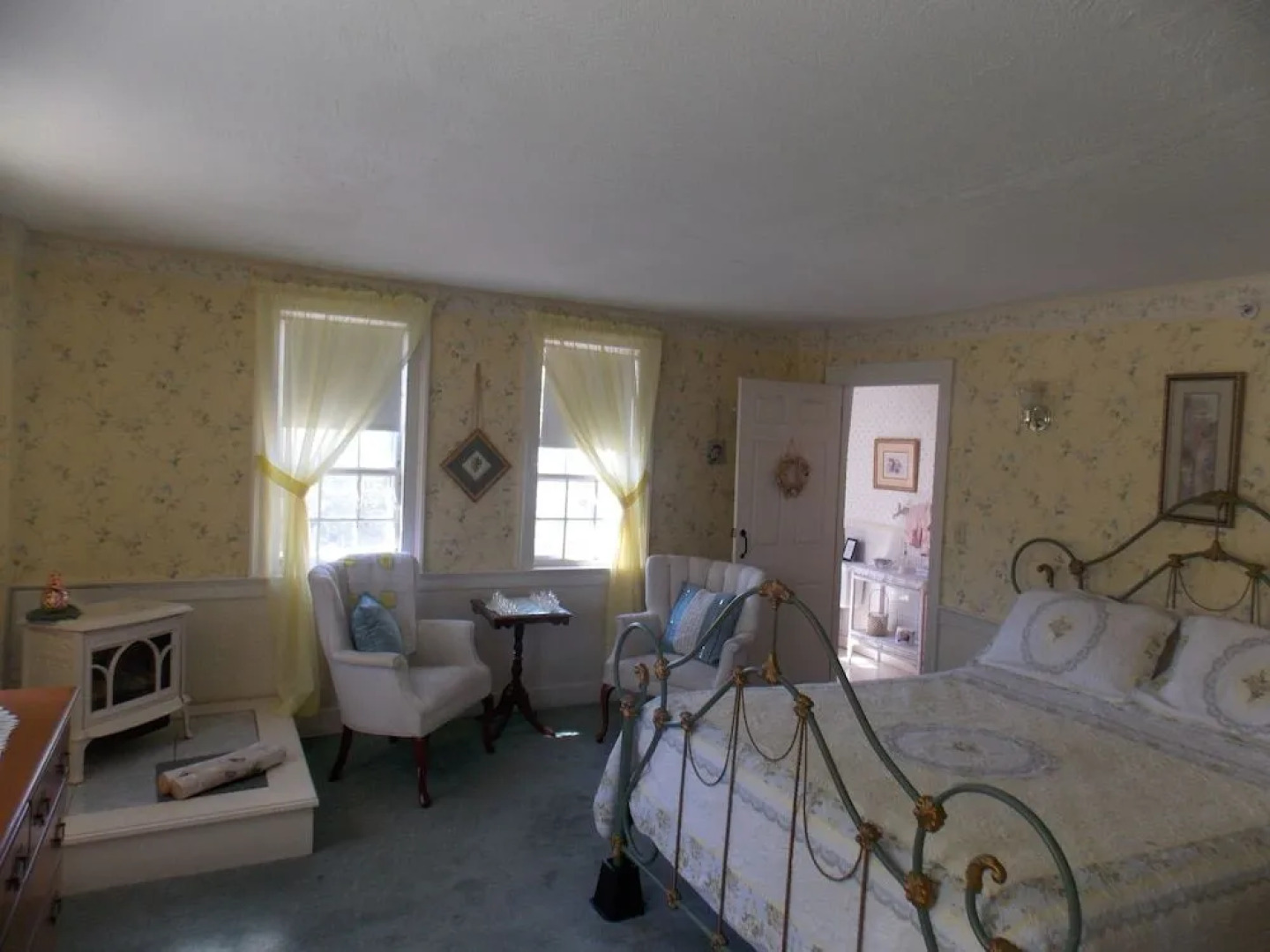 Old Red Inn & Cottages