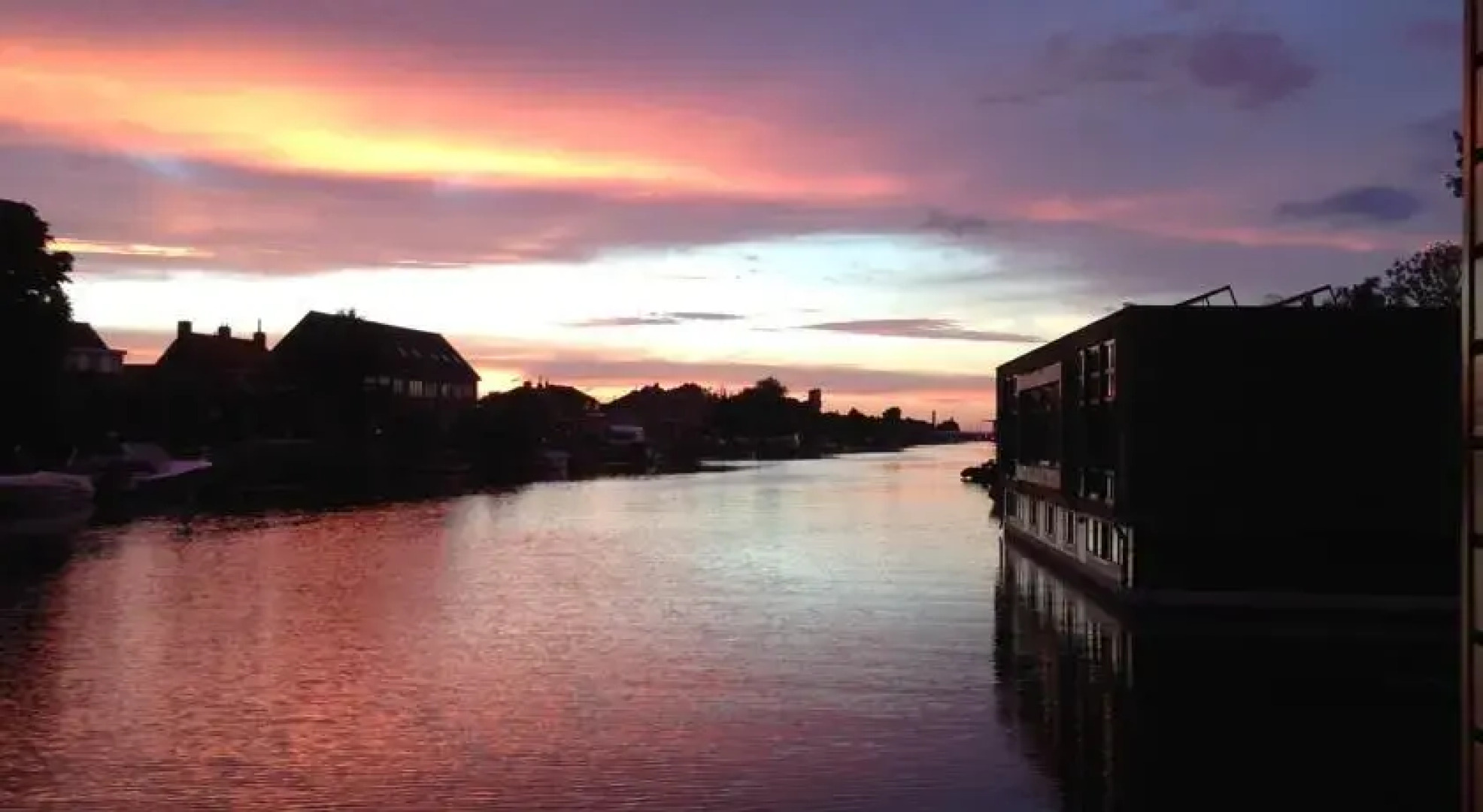 B&B Houseboat between Amsterdam Windmills