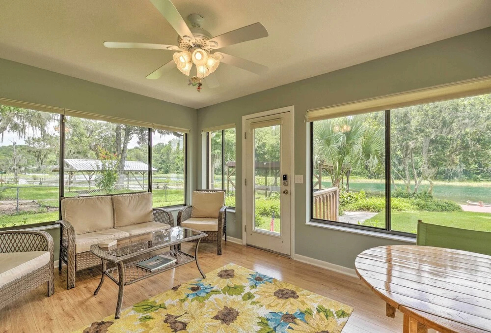 Riverfront Dunnellon Home w/ Dock & Solarium!