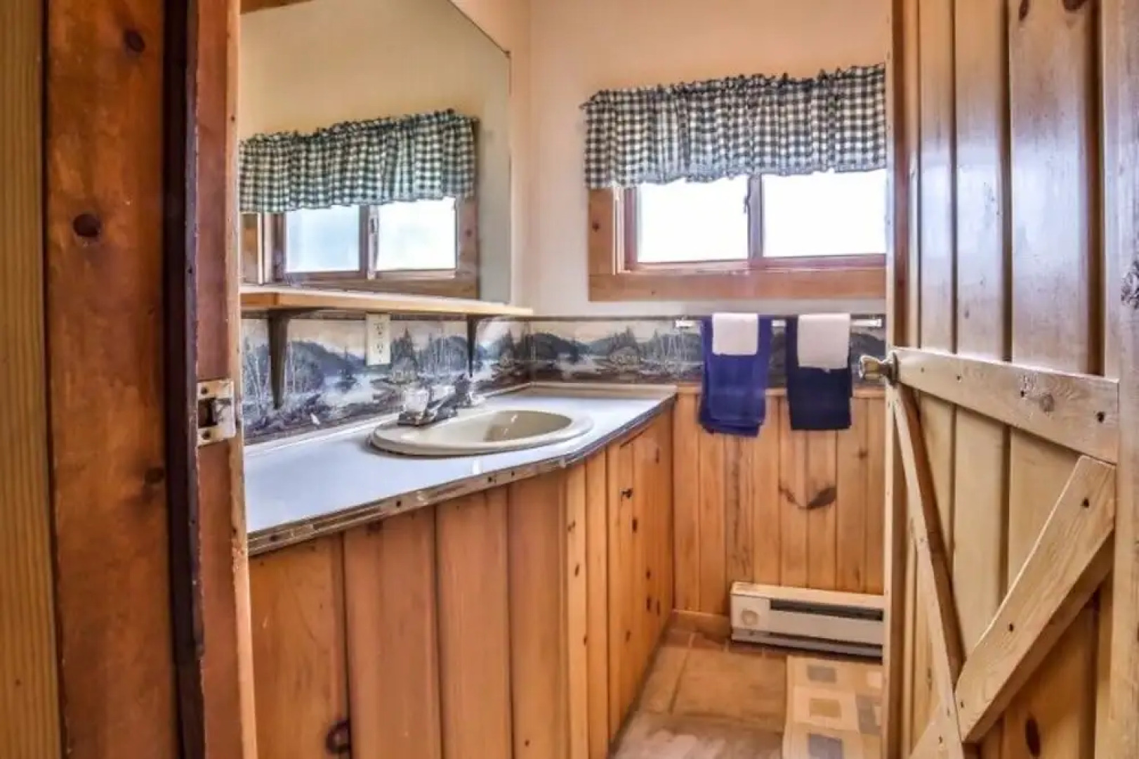 7992 Paton Rd - 3 Br Cottage