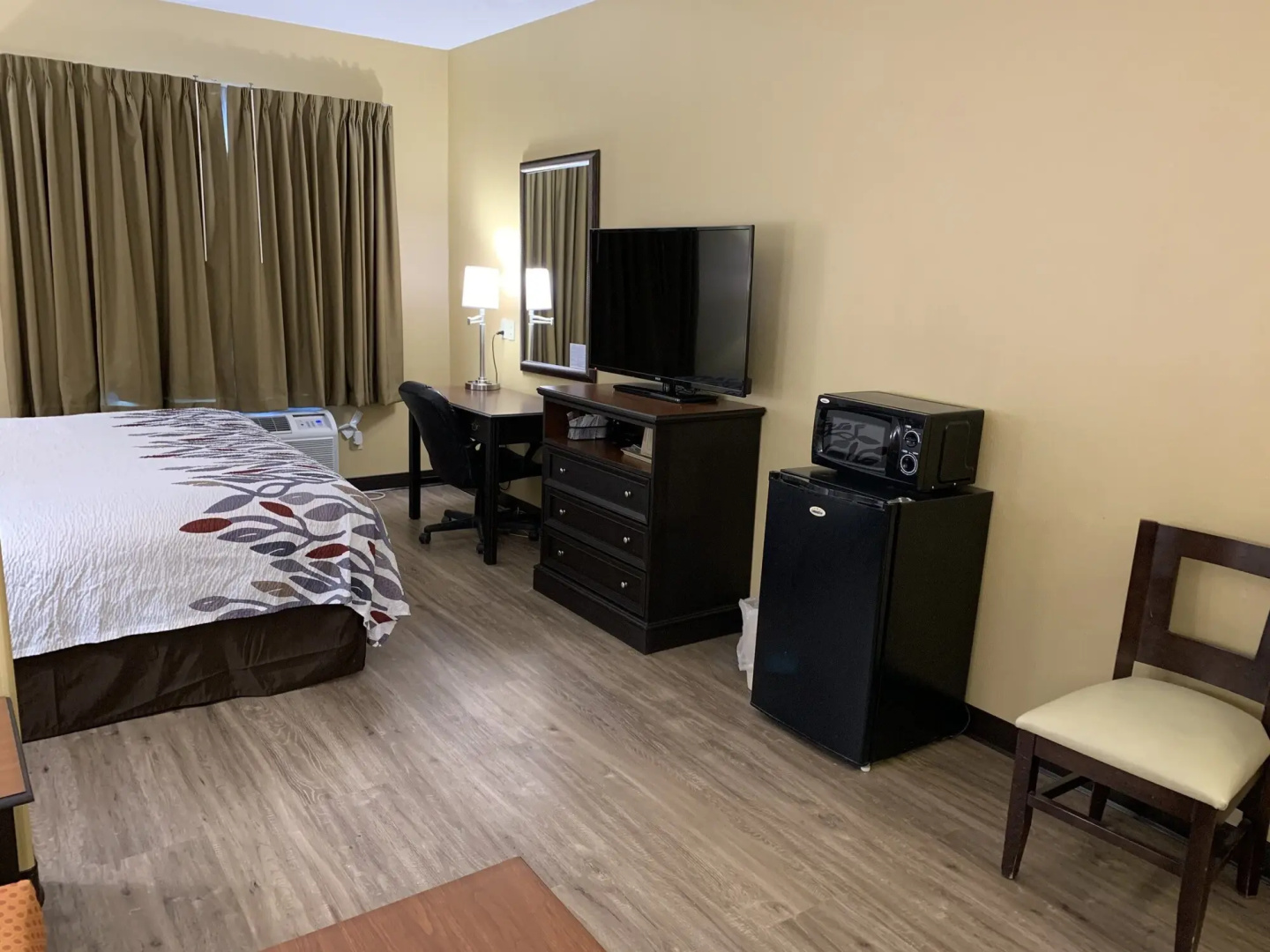 Red Roof Inn & Suites Bloomsburg – Mifflinville