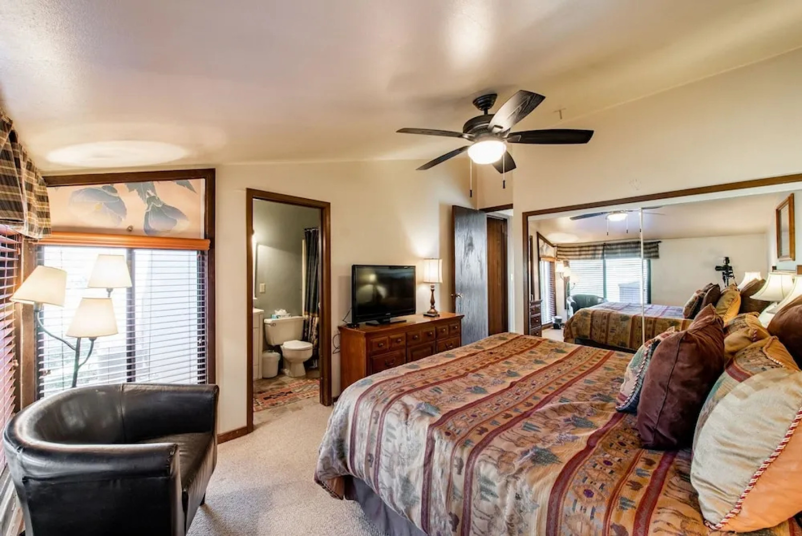 Three Kings Condo Near the Lifts by RedAwning