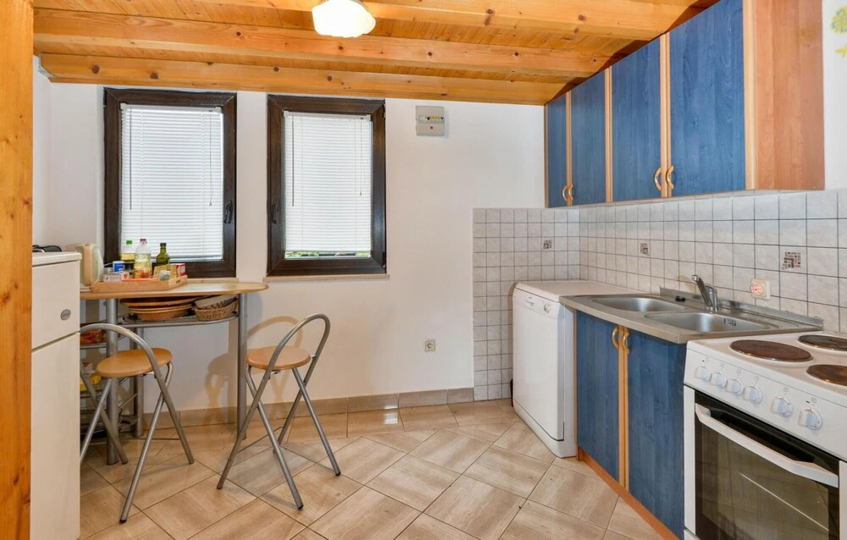 Amazing Home in Galovic Selo With 1 Bedrooms and Jacuzzi