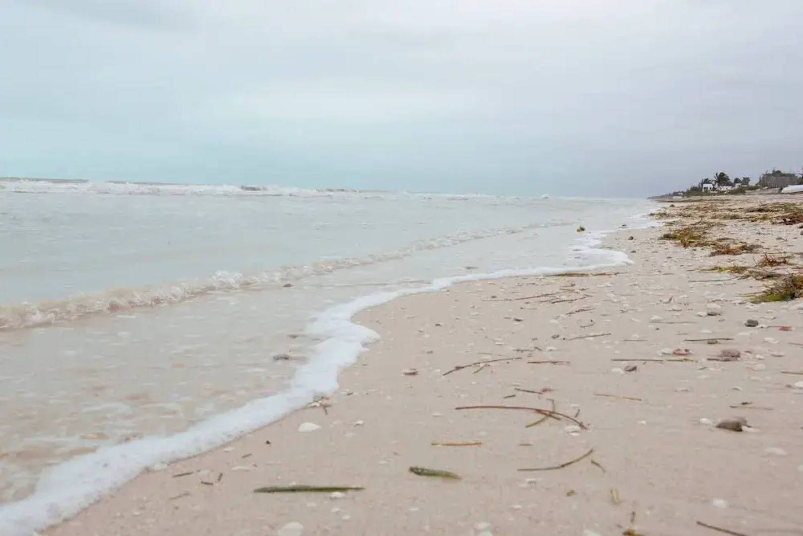 Brand NEW Condo for 6, 1 Block From the Beach, AC!