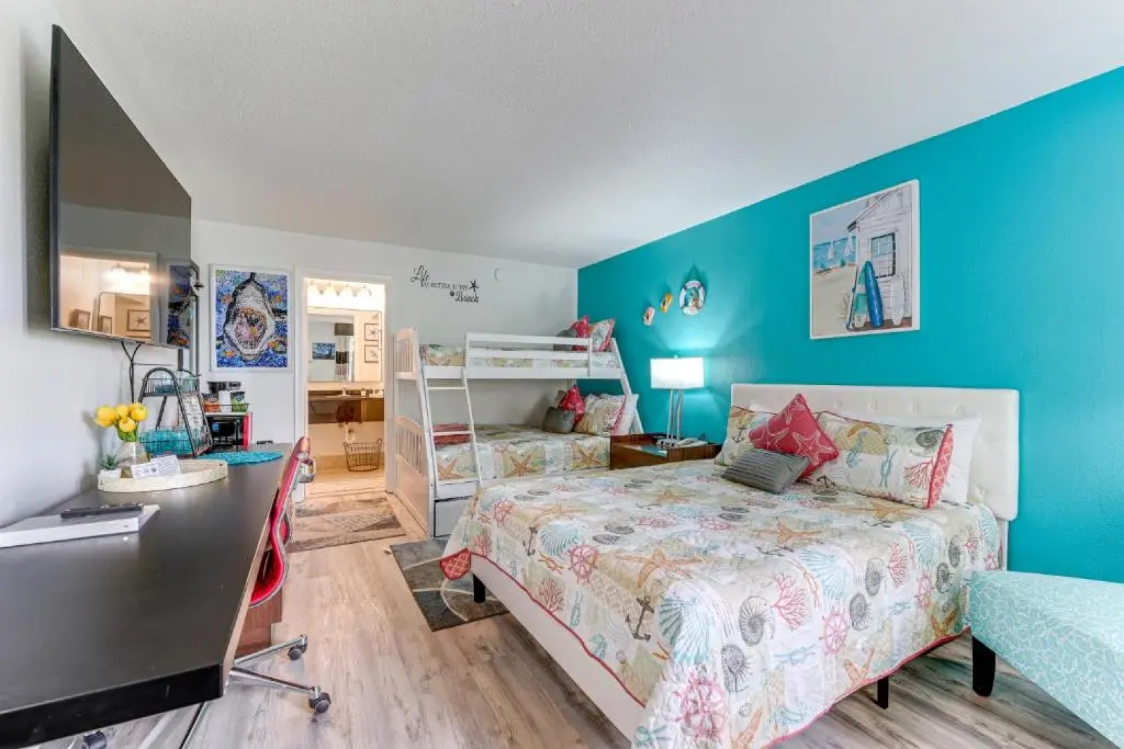 Ramad 612 - Pool, Bunk Beds, Huge TV, Tiki Bar