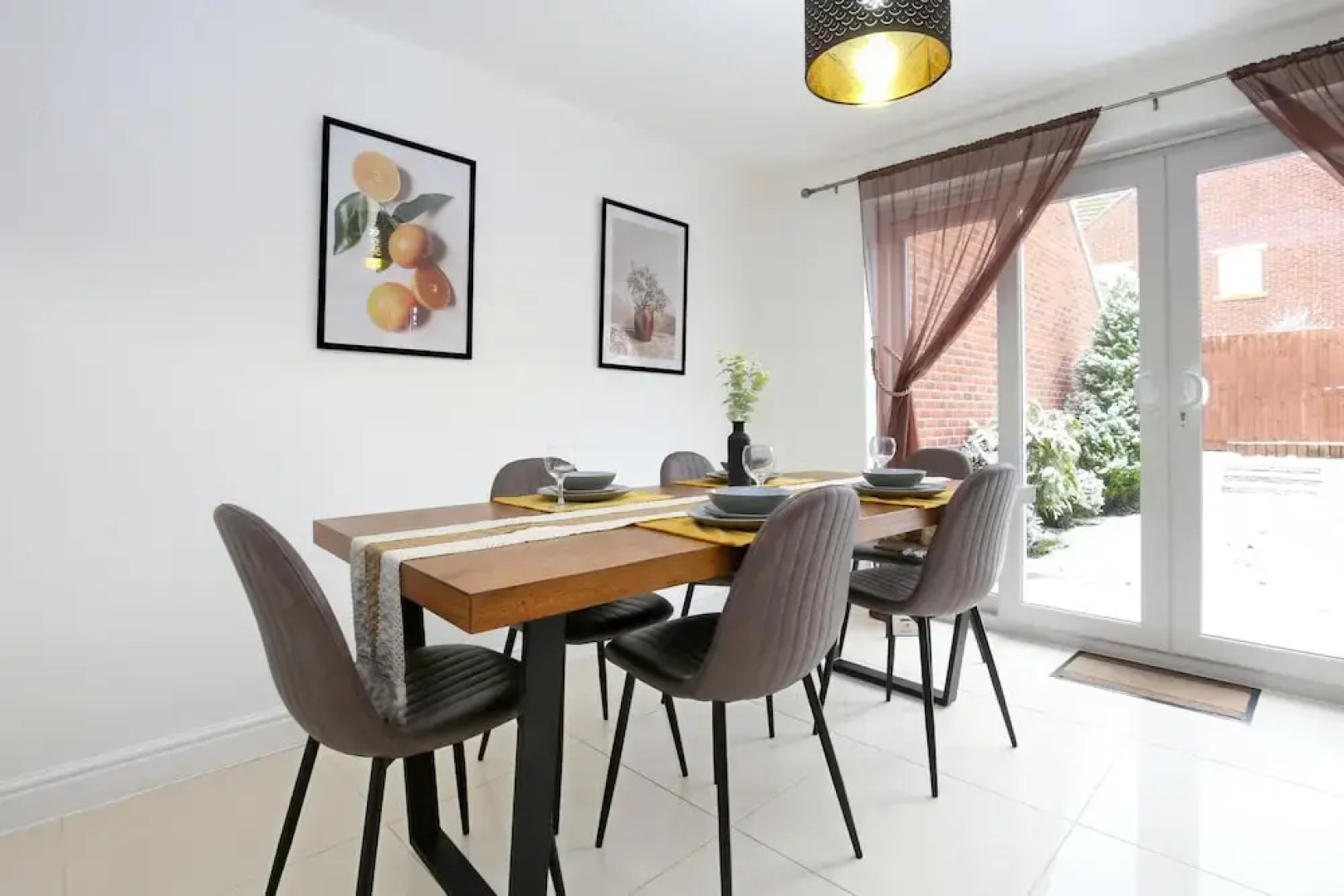 Detached 4 Bed-ultrafast Wifi,garden,free Parking
