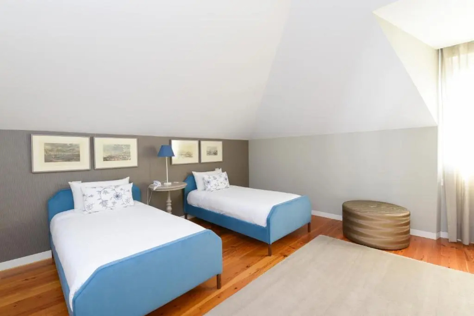 Sundial Gardens & Suites