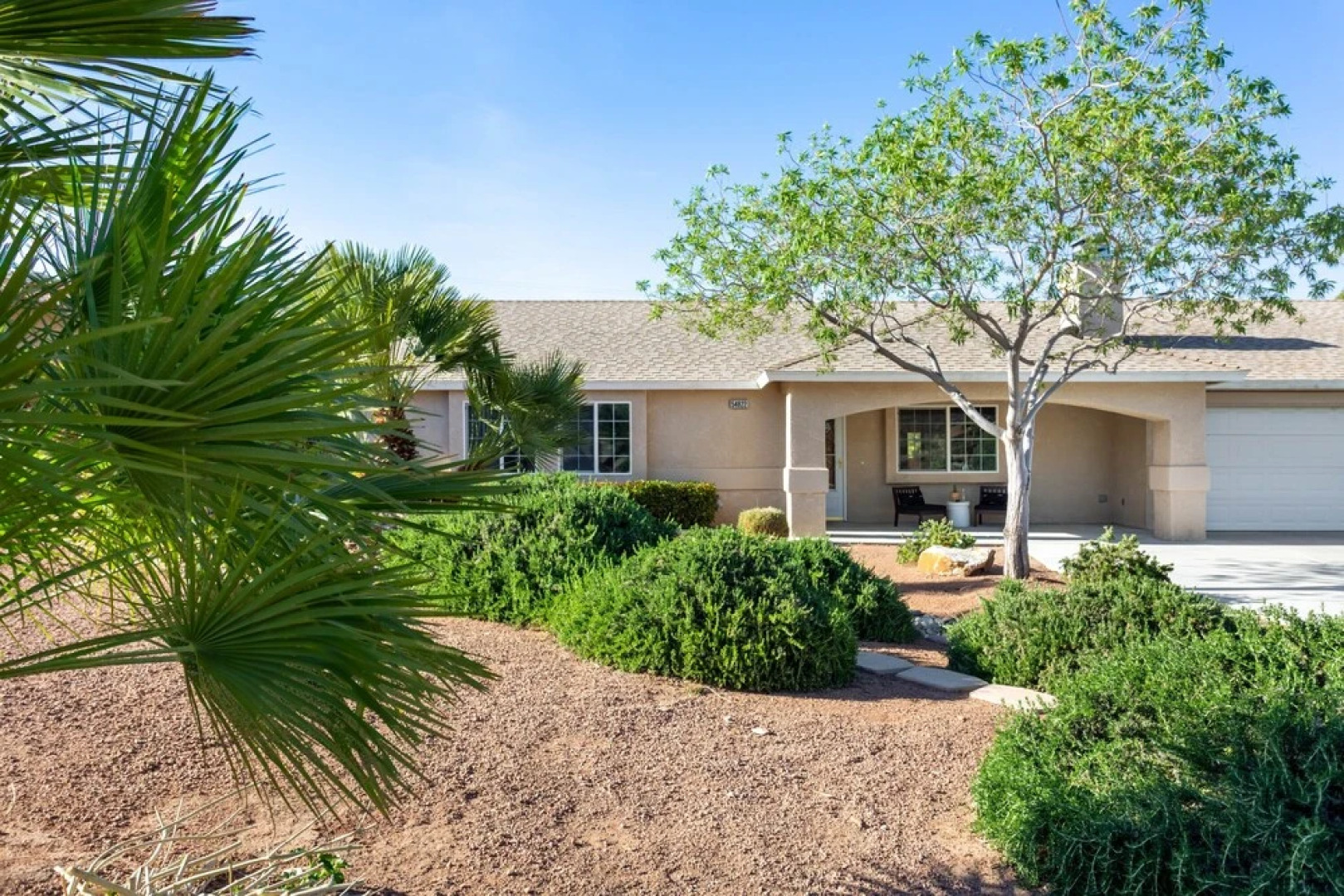 Desert Bloom by Avantstay Incredible Oasis w/ Dreamy Backyard & Patio