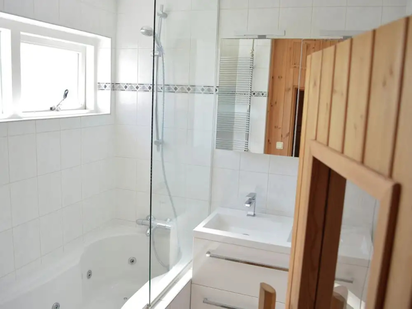 Sunlit Villa with Sauna in Nes