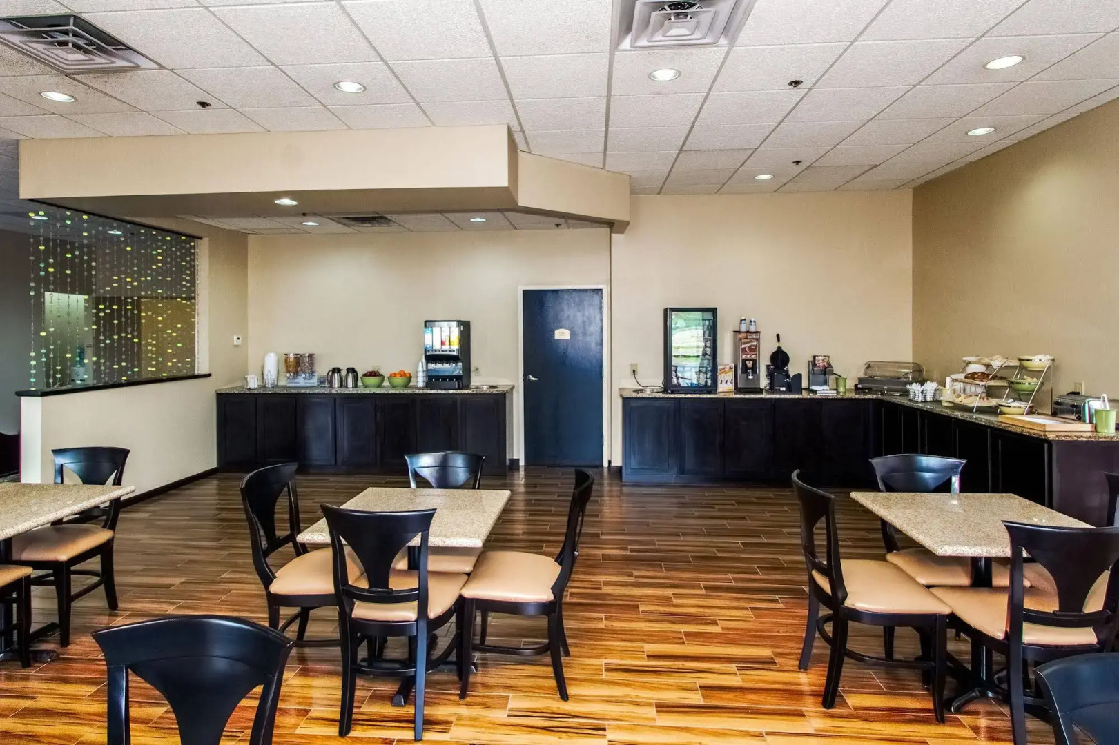 Quality Inn & Suites Moline - Quad Cities
