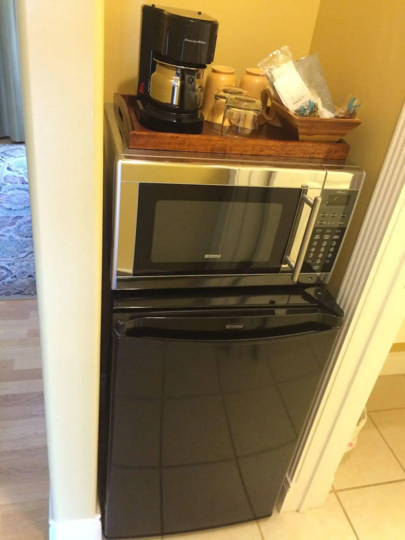 Lakeshore Inn Bed & Breakfast