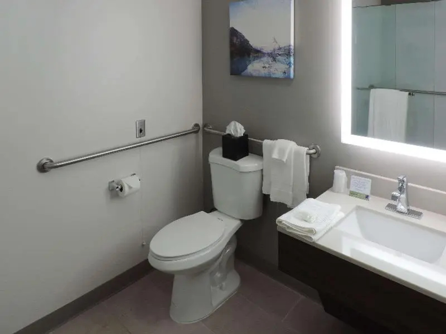 Rodeway Inn and Suites