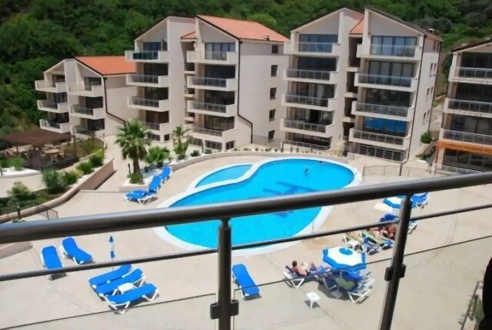 Blue Horizon Apartments