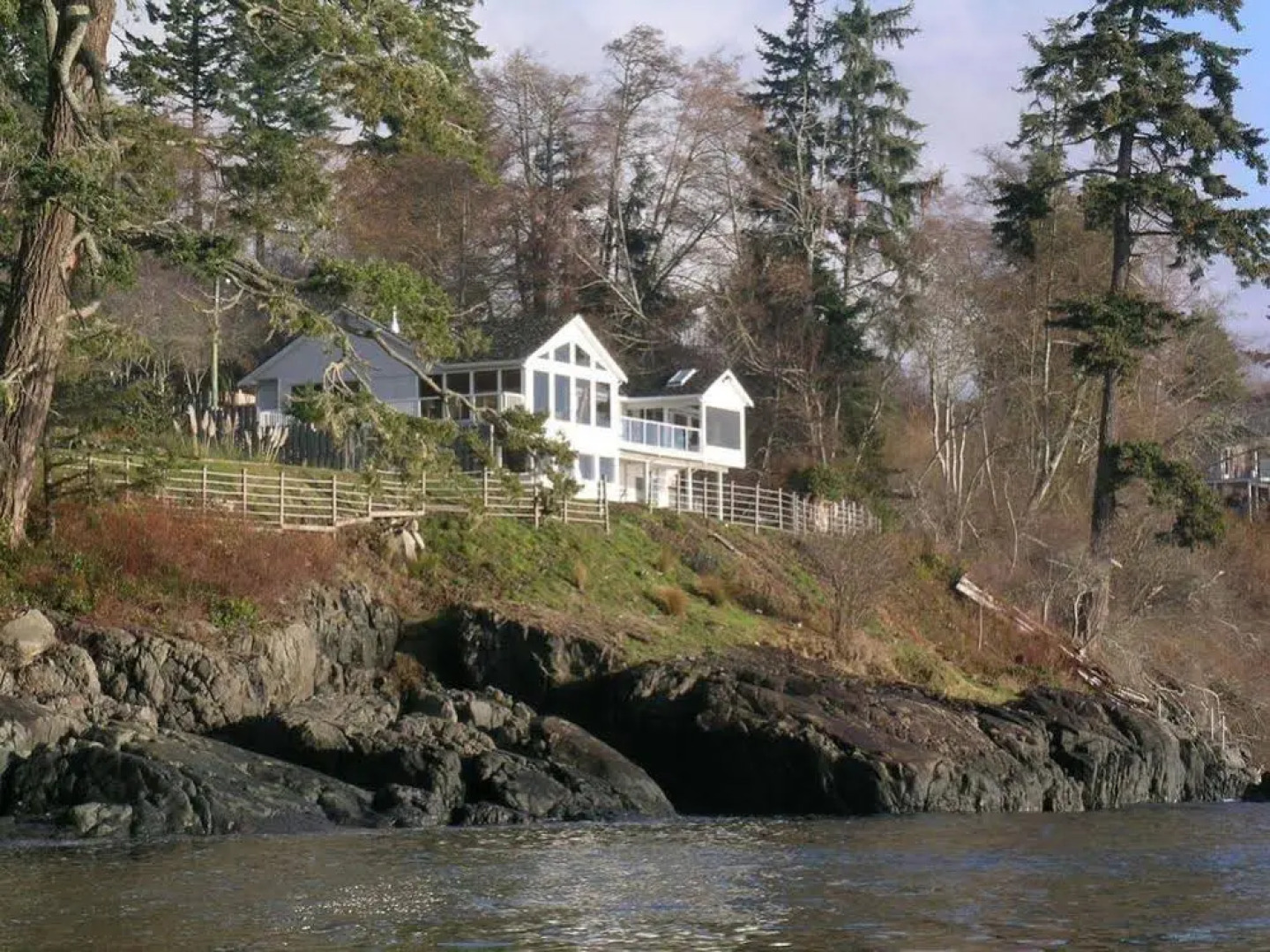 T'Sou-ke bye by BC Island Vacation Homes