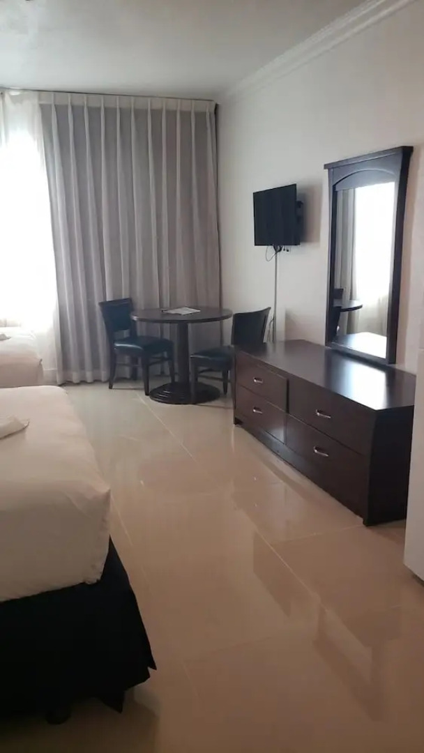 Ocean View Miami Beach Apartment