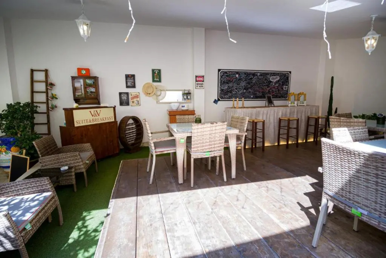 V&V Suite & Breakfast