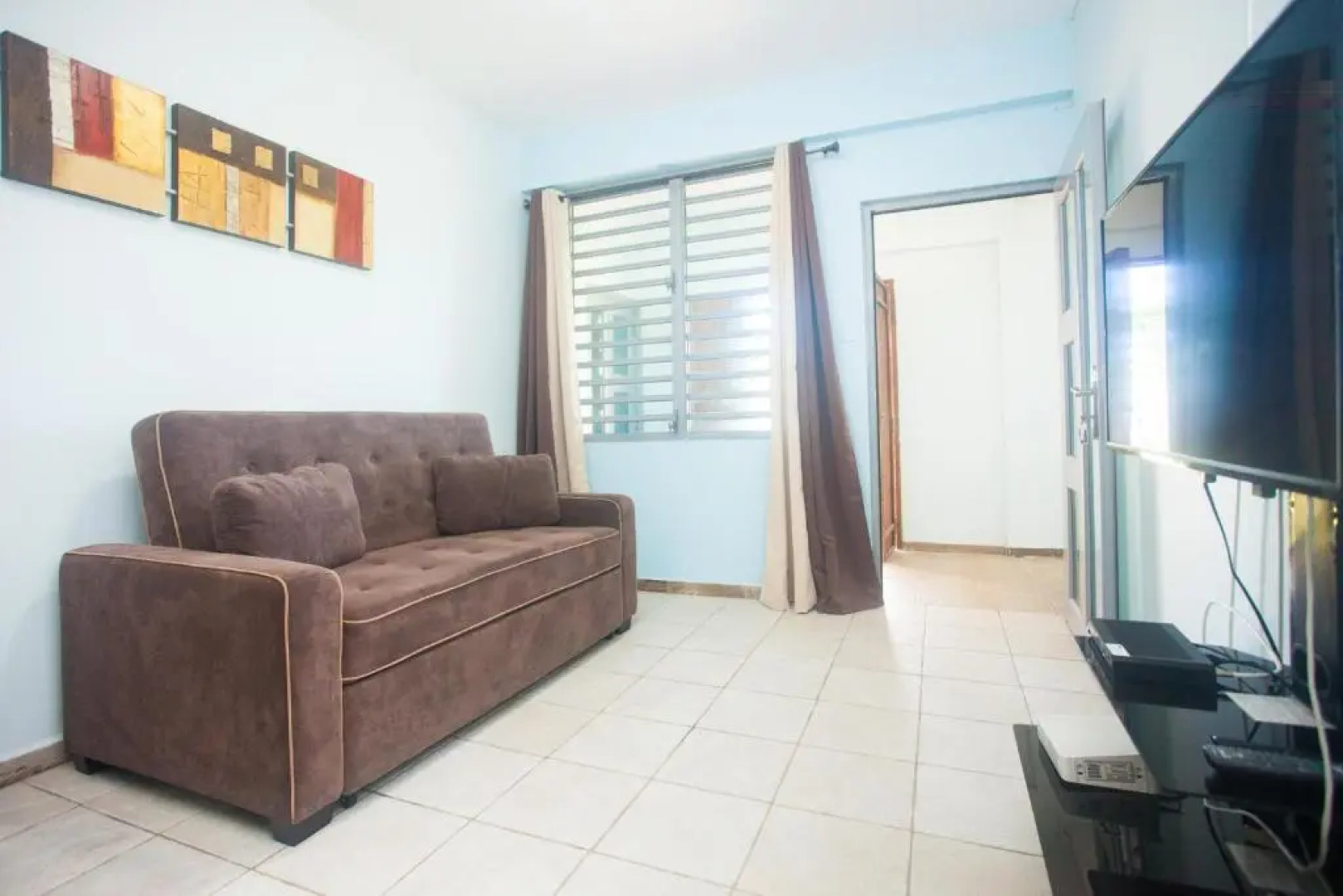 Beachfront two bedroom apt in Aguada Alamar 2
