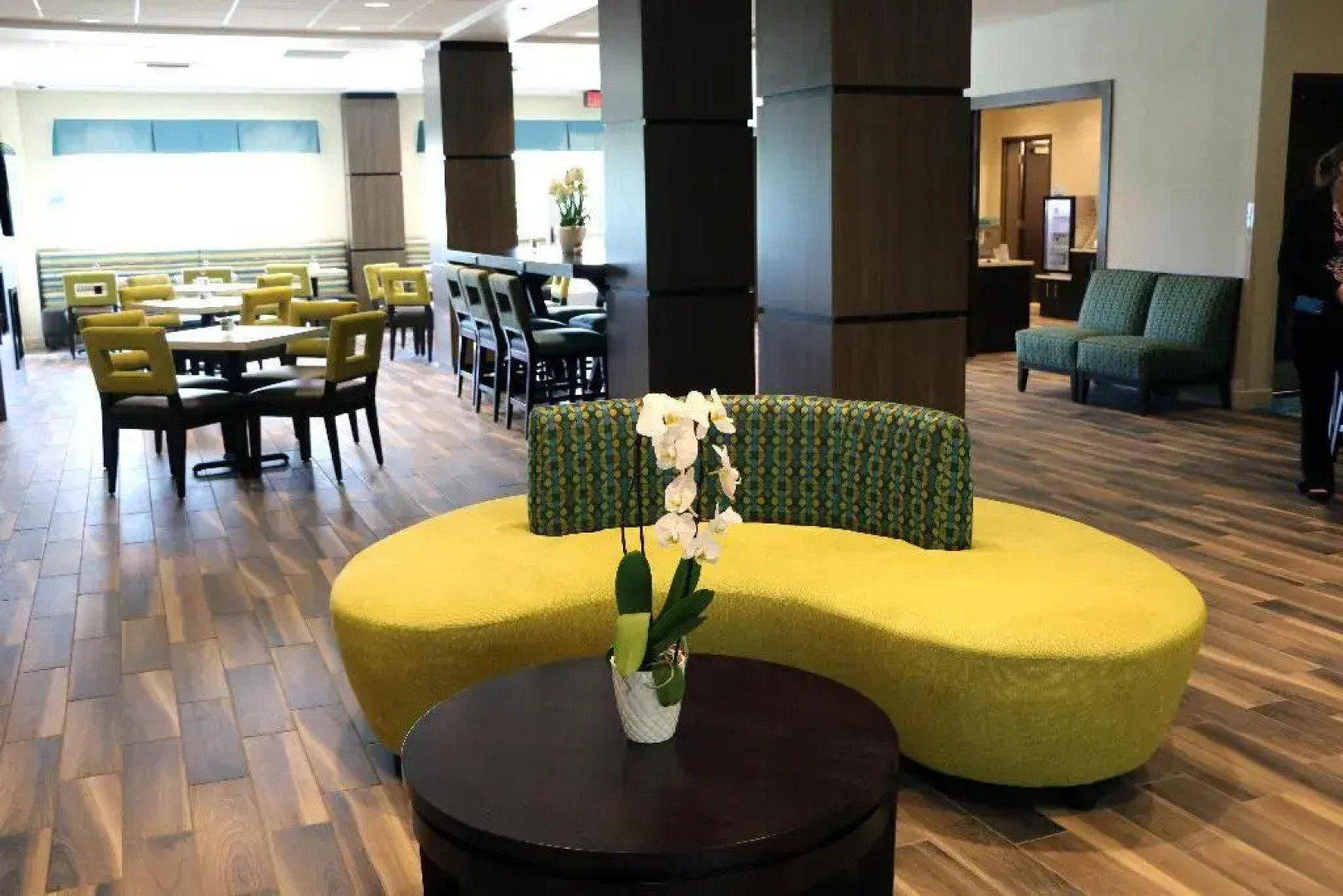 Holiday Inn Express & Suites Hendersonville SE - Flat Rock