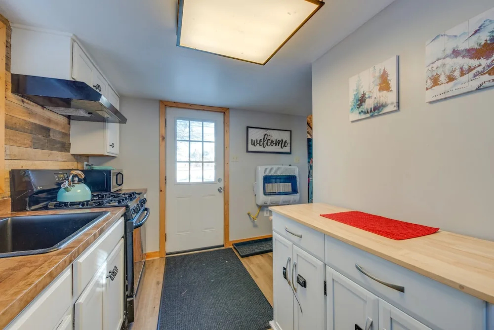 7 Mi to Jack Frost Ski Area: Cozy Blakeslee Cabin!