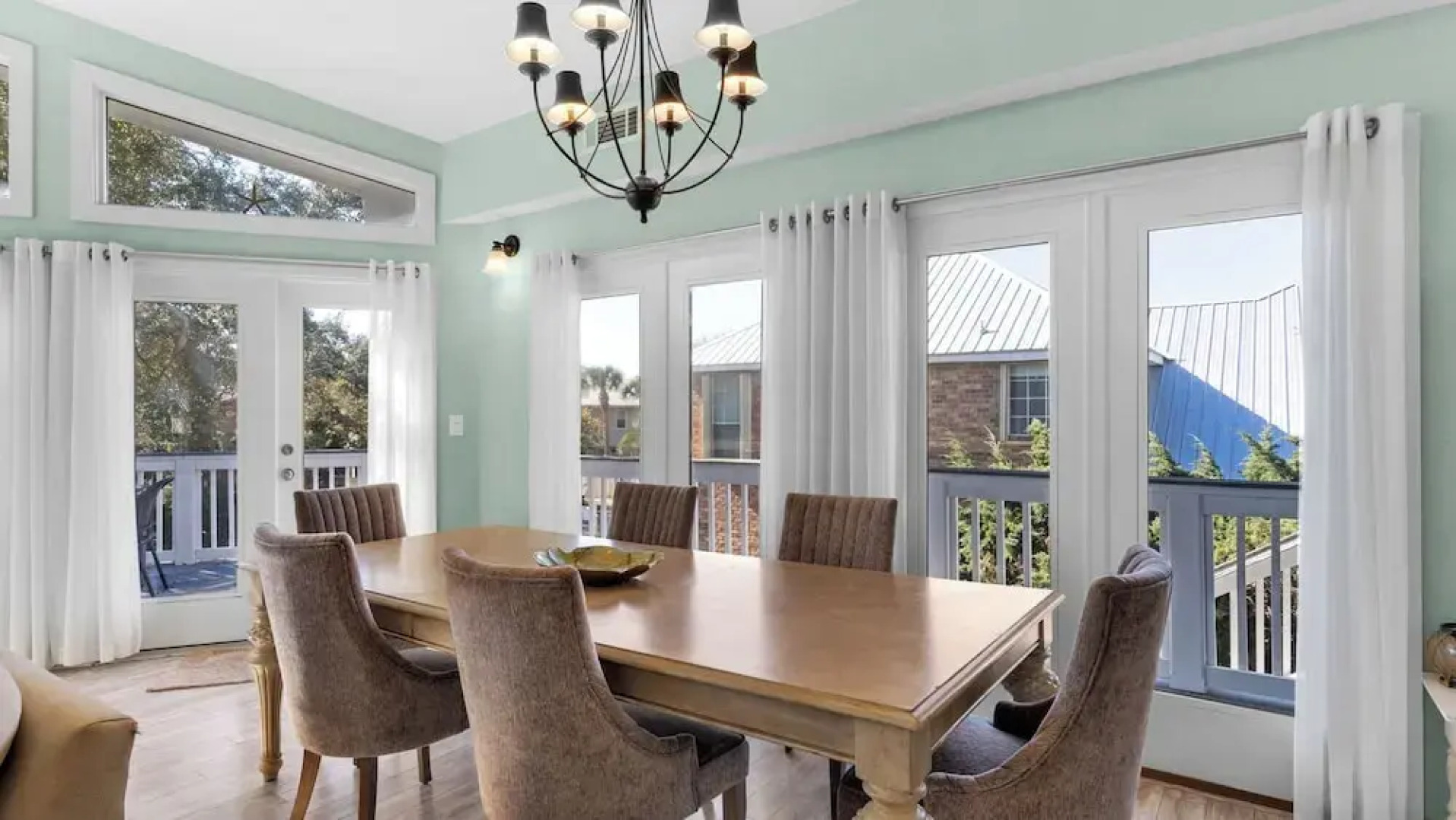 Your Ideal Beach Getaway With Private Pool, Game Room and Close to Beach!