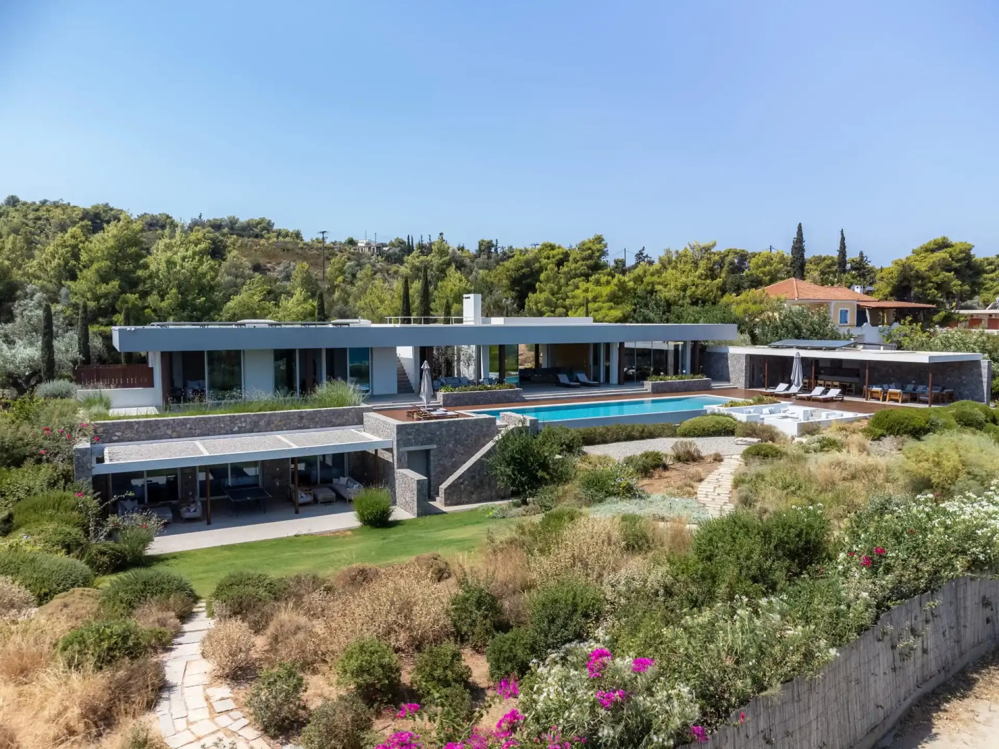 Golden Land Goutos I