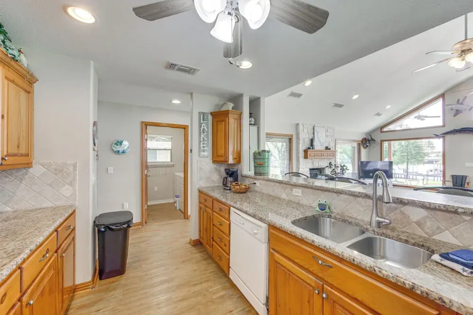 Rhodes Retreat w/ Dock on Cedar Creek Lake!