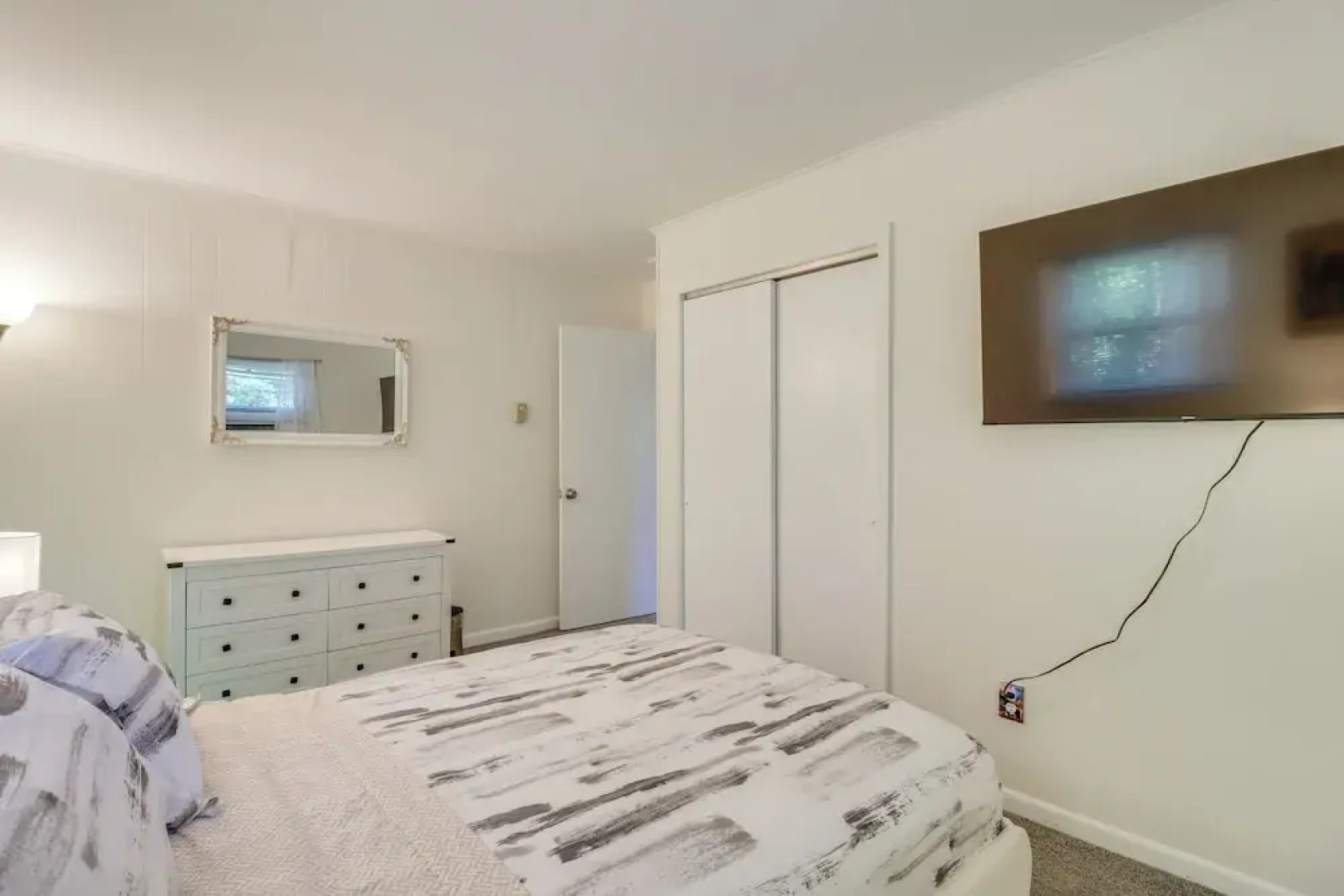 Fire Pit & Community Beach: Poconos Getaway!