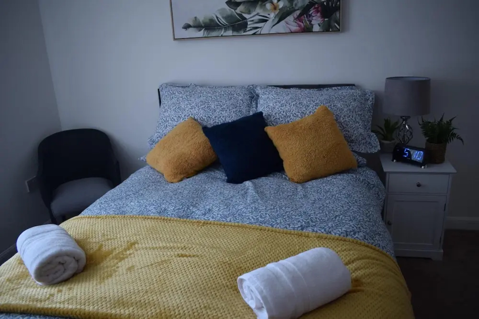 The Paisley Penthouse - Stunning View of the Abbey