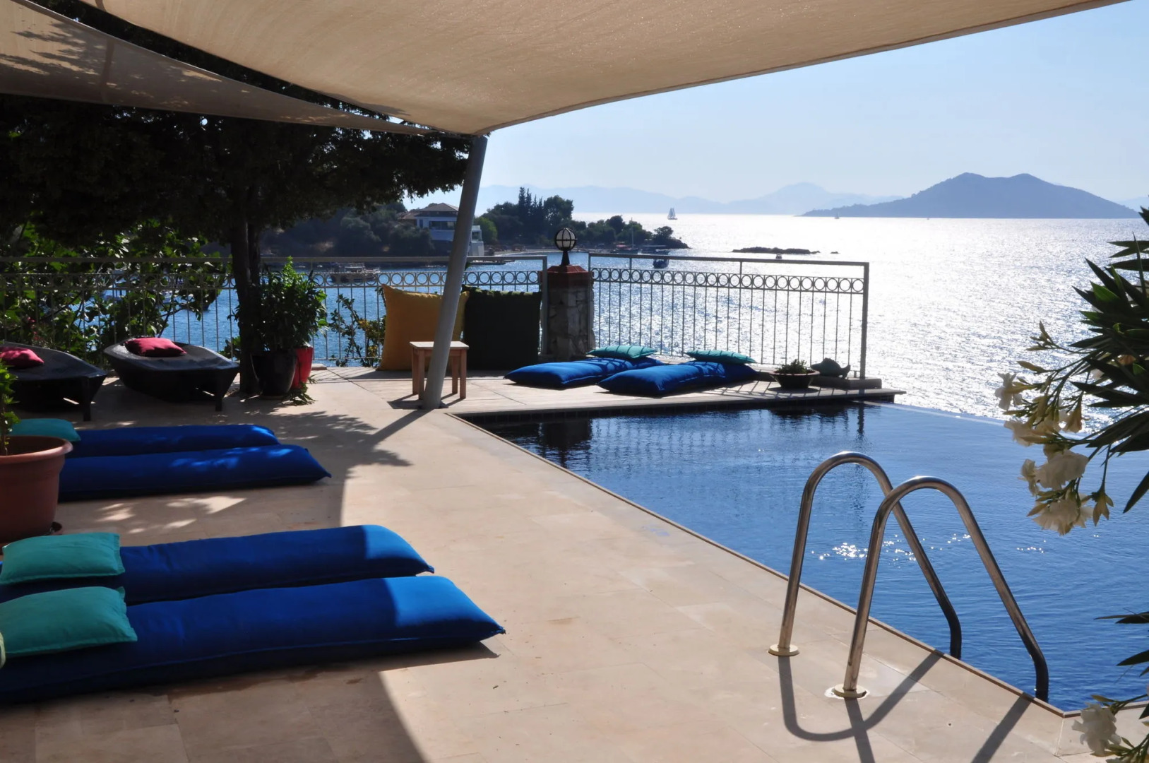 Ece Hotel Sovalye Island