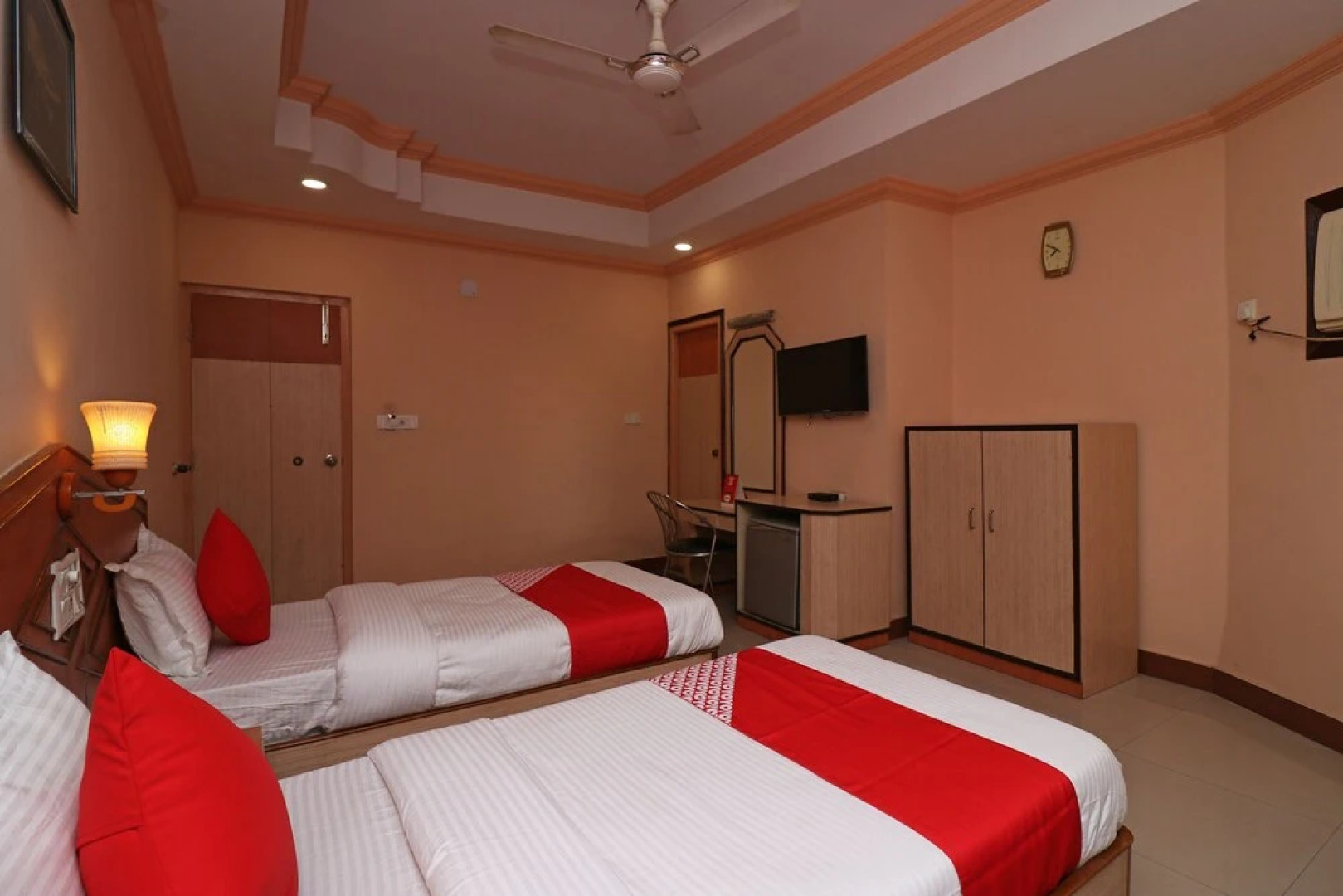 OYO 31010 Konark Regency