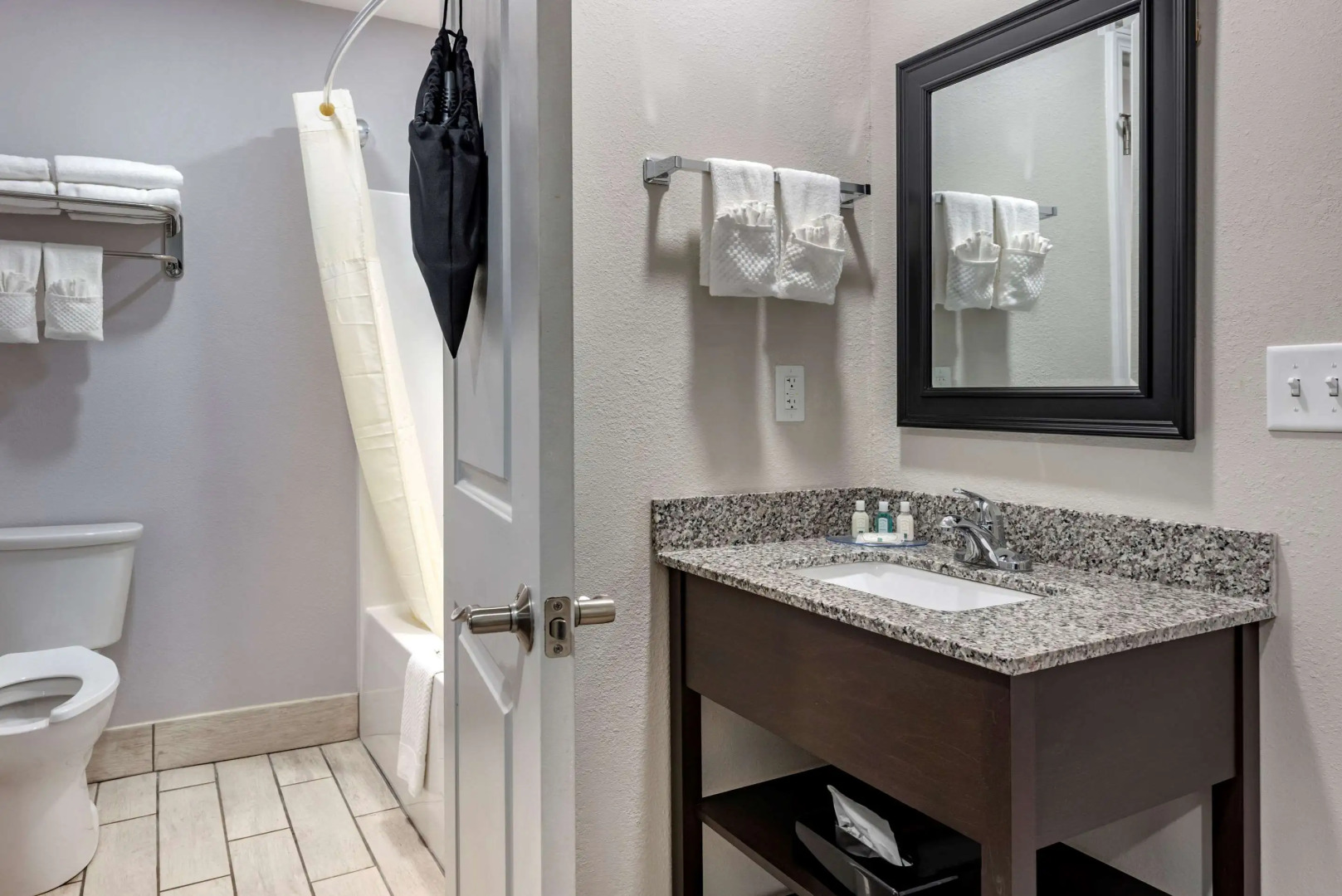 Quality Inn & Suites Evansville Downtown