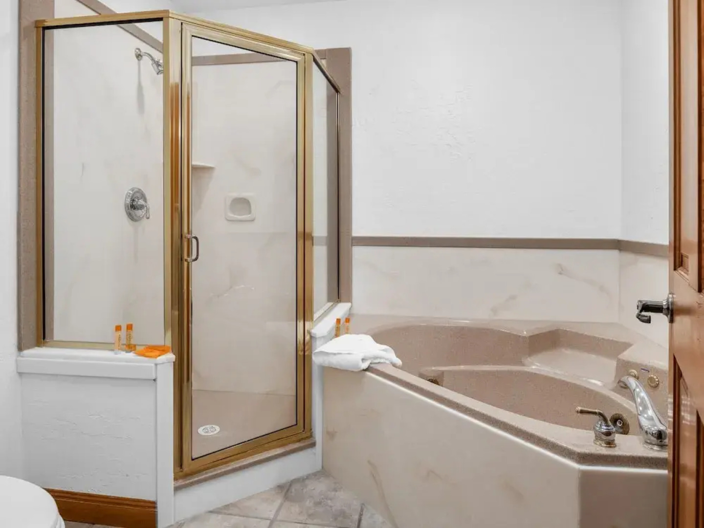 Adventure Hub~backcountry Skisnowmobilescuba Diving 734 3 Bedroom Townhouse