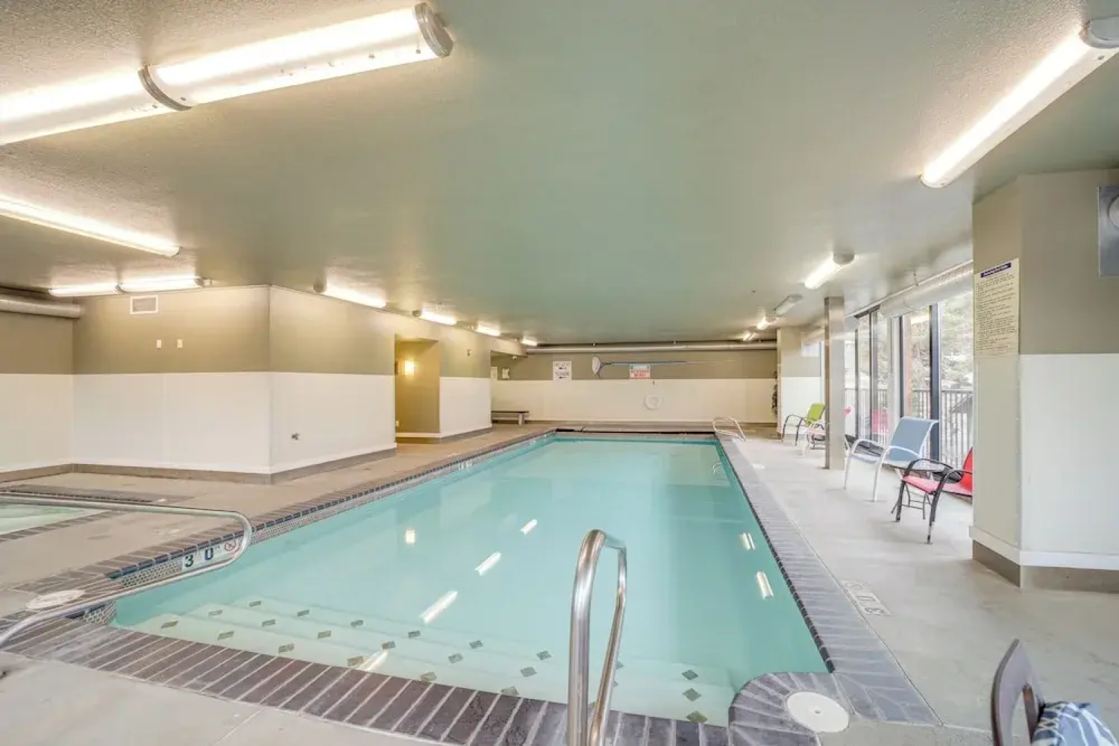Walk to Lake Chelan: Condo w/ Pool Access