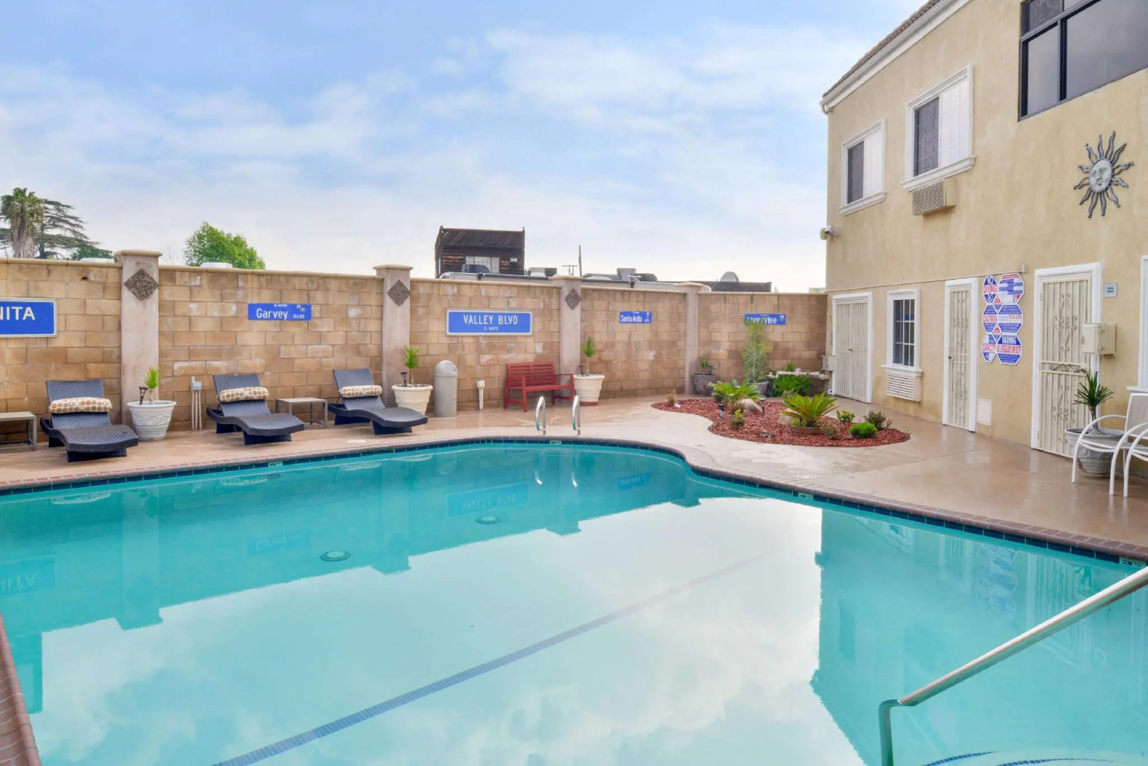 Americas Best Value Inn & Suites El Monte