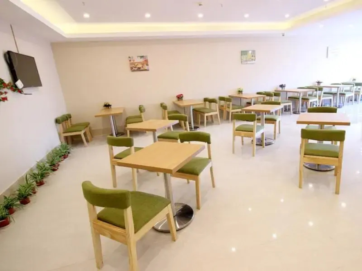 GreenTree Inn Jiangsu Wuxi Huishan High-Speed Rail Qianzhou Chongwen Road Business Hotel