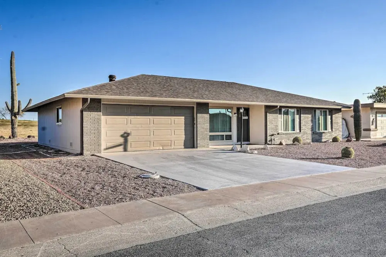 Patio, Grill: Home on Golf Course in Sun City!