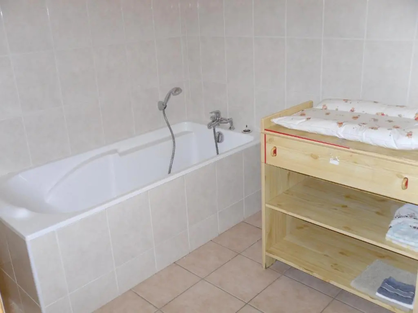Maison de 3 chambres avec piscine privee jardin et wifi a Puycelsi