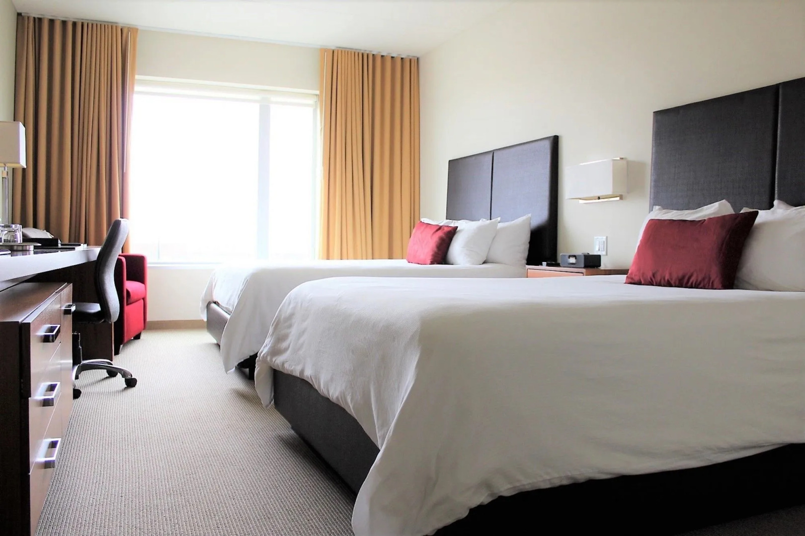 I Hotel And Illinois Conference Center