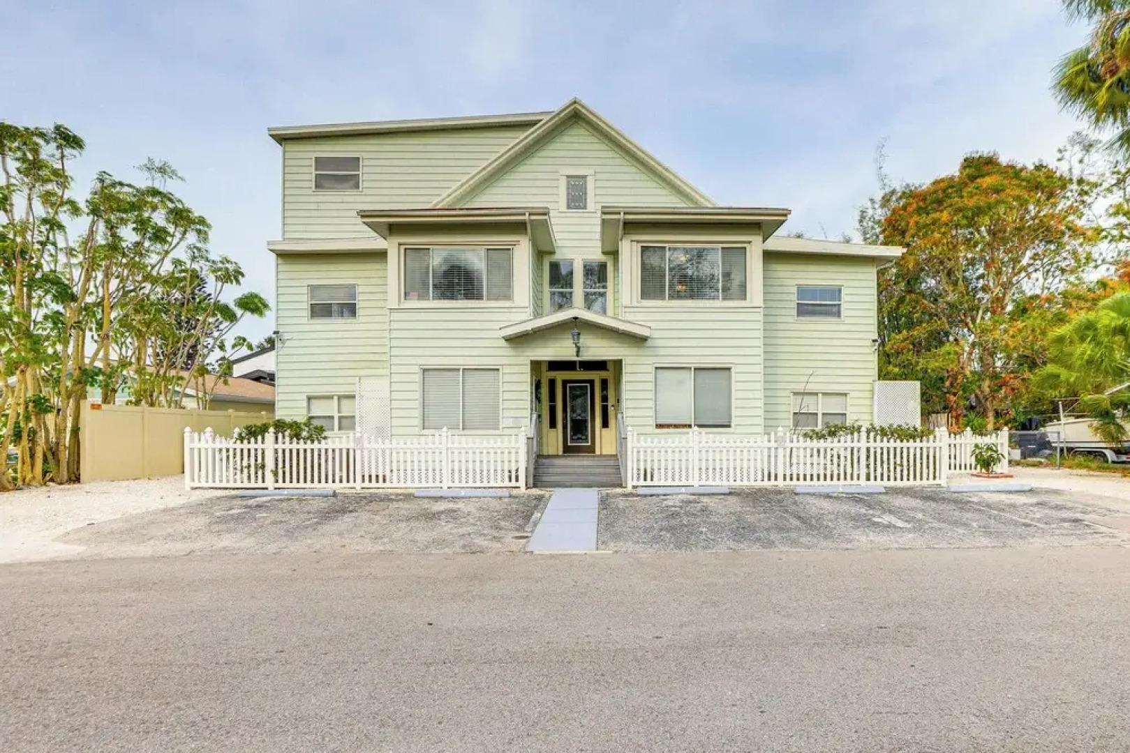 Manatee River Views: Palmetto Paradise w/ Fire Pit