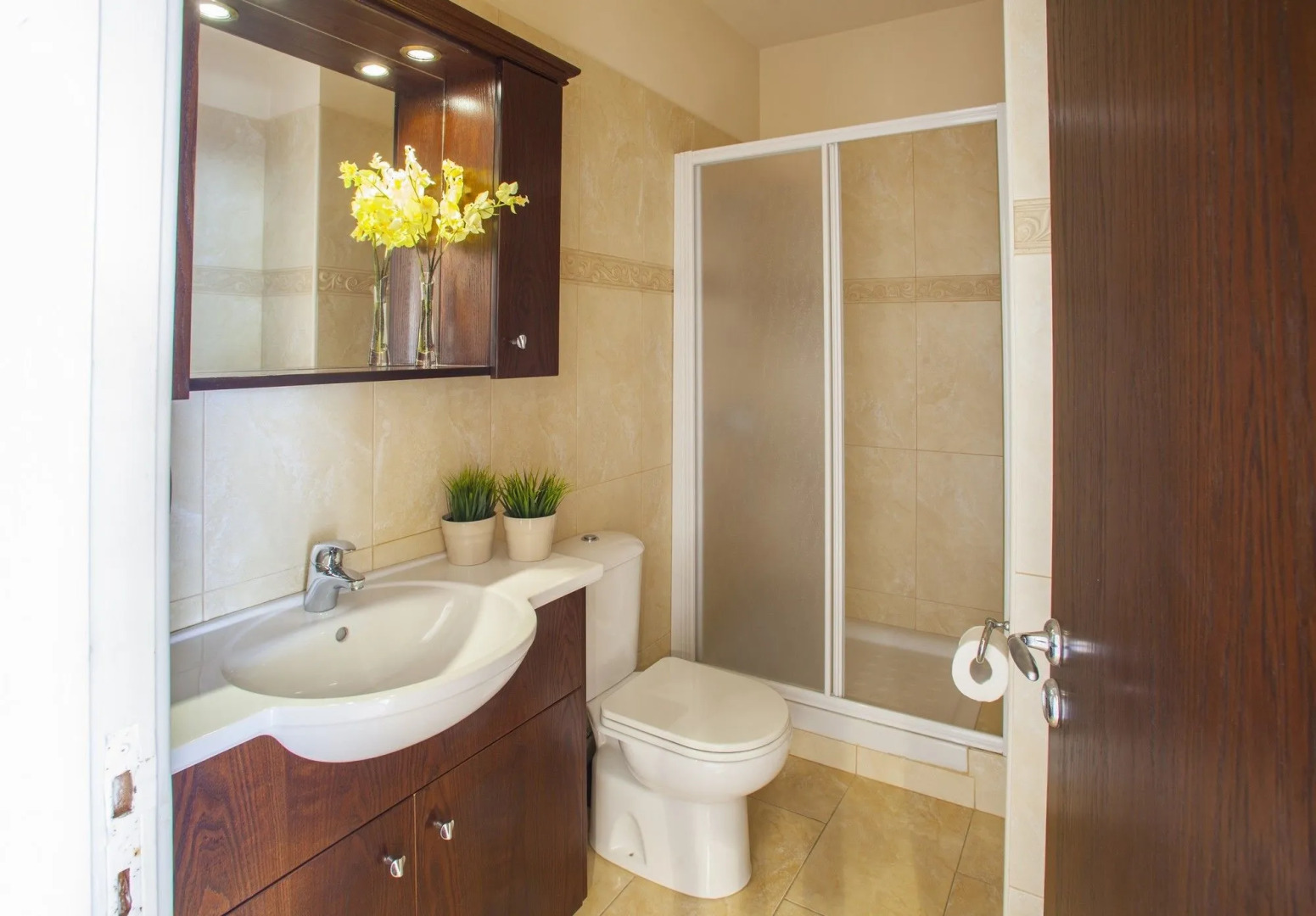 Mackenzie Eftyhia Suite