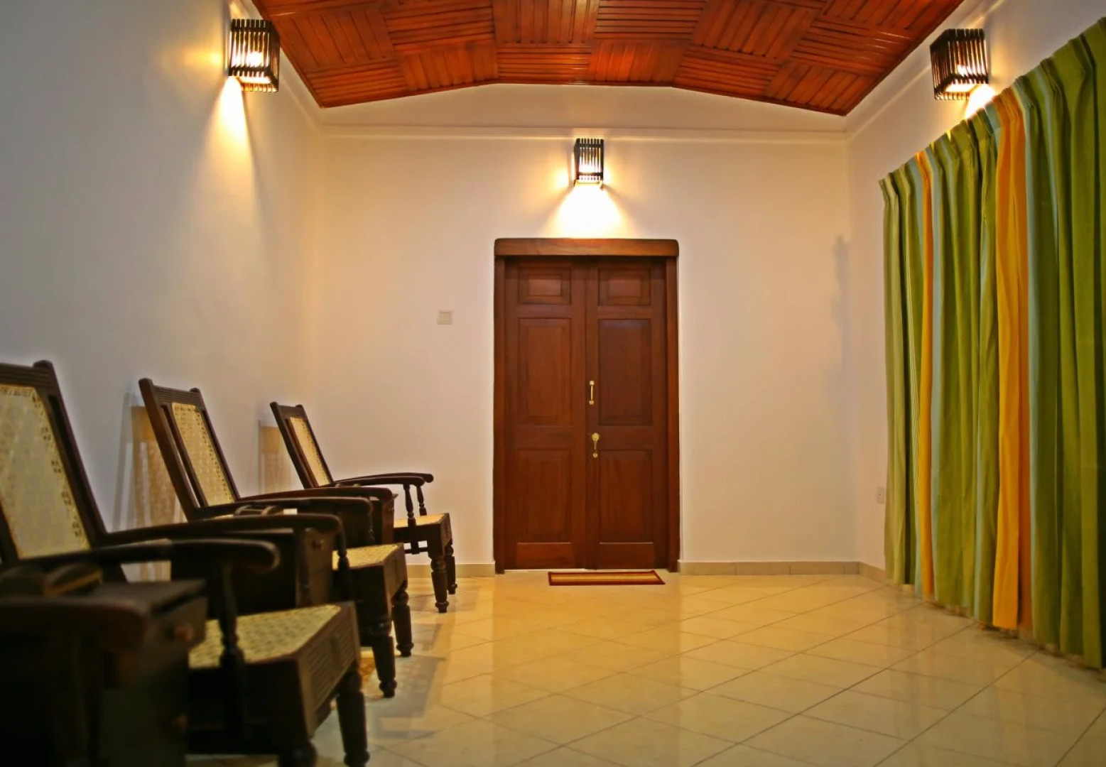 Villa Pinnawala & Restaurant