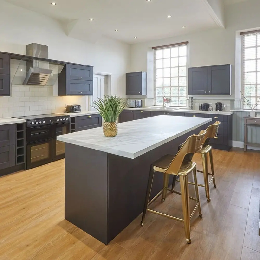 Host Stay Dunsley Chapel