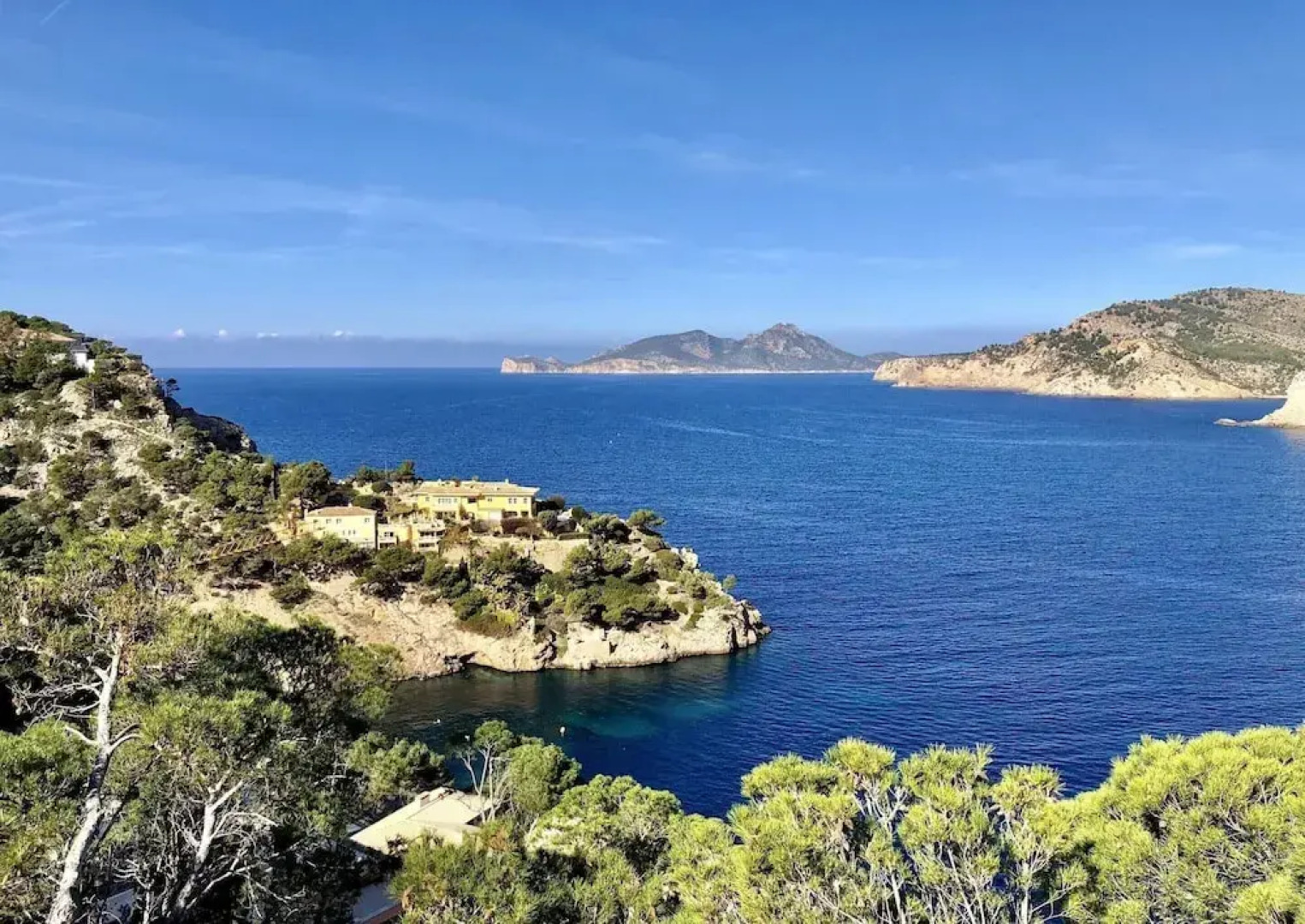 Sea-view Villa Near Port