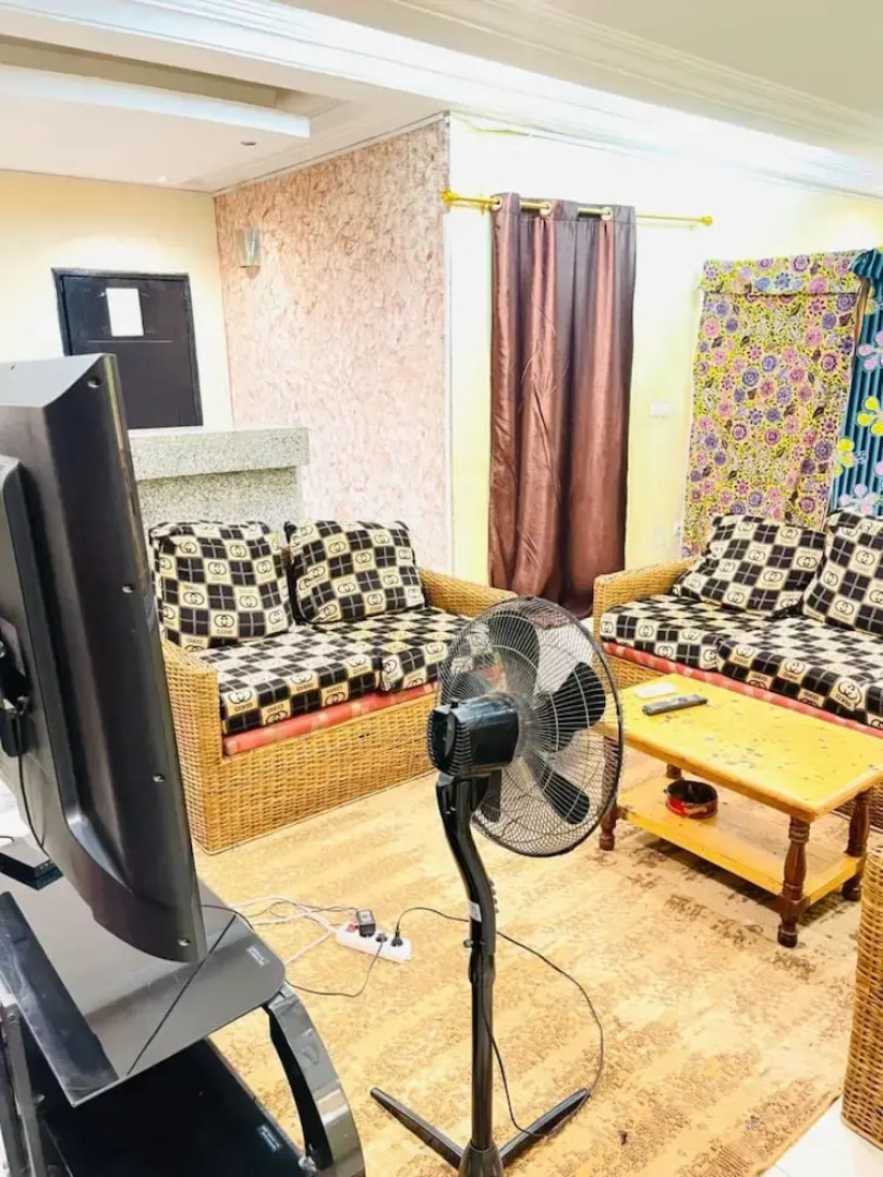 Room-luxury Furnished Room No1