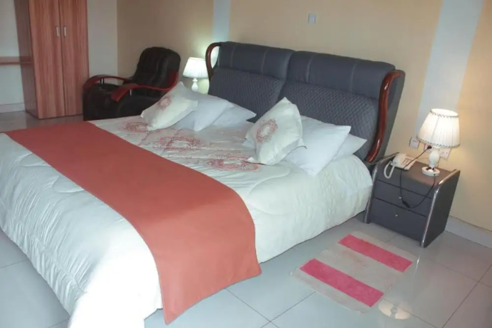 Luxury Suite With Balcony and Incredible View on the Water