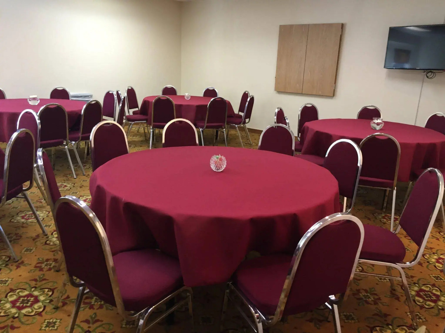 Days Inn & Suites Omaha