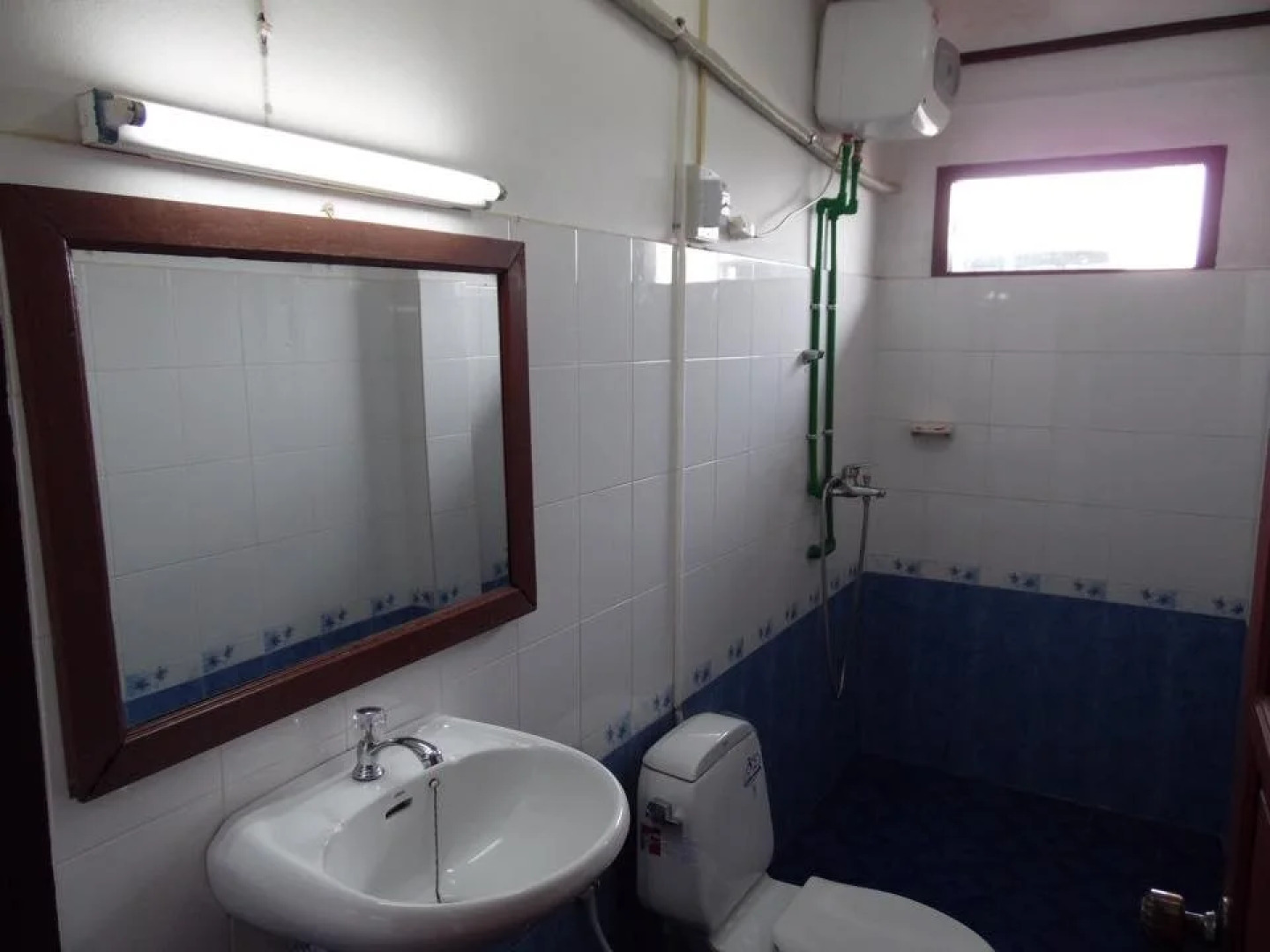 Banna Plain Of Jars House