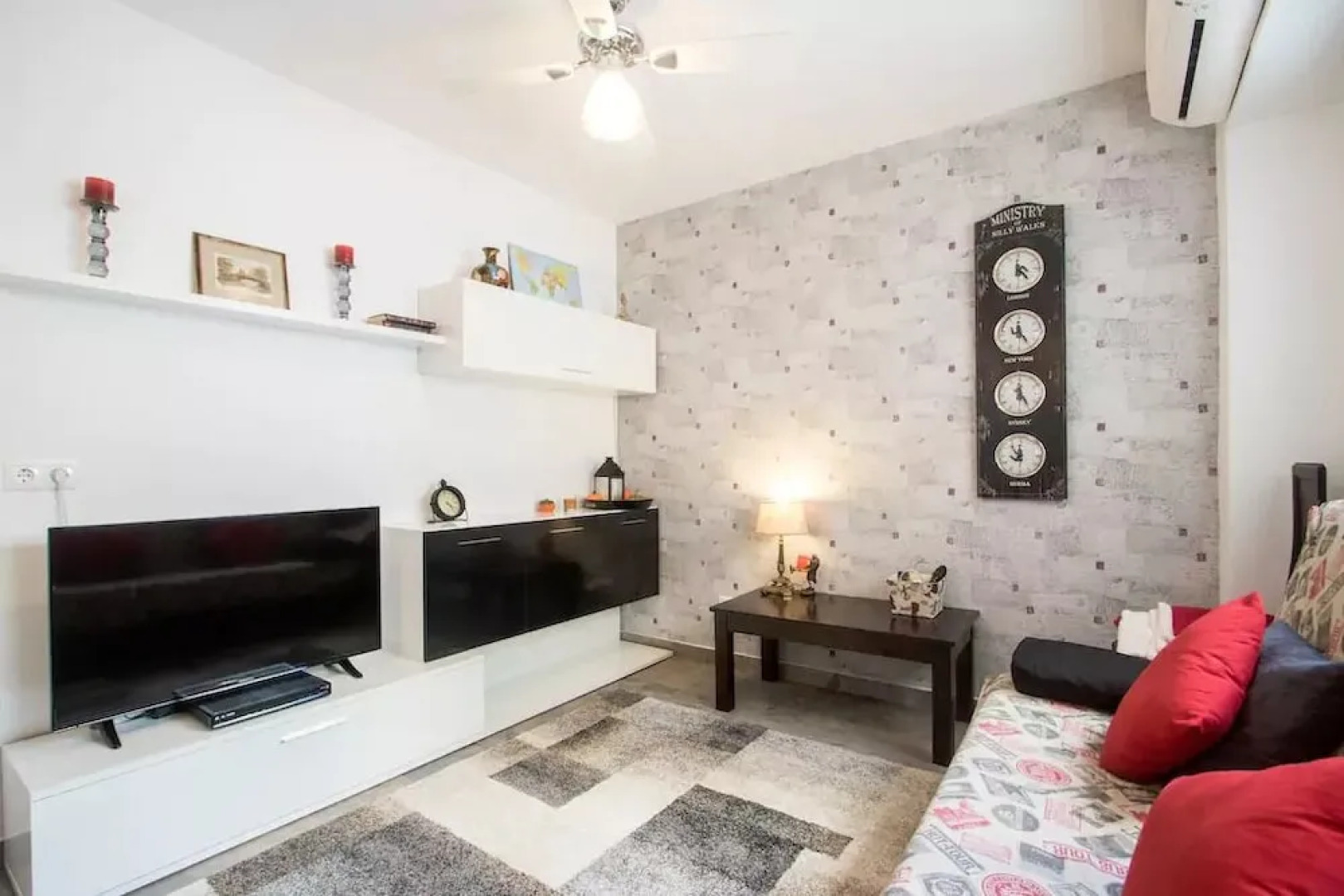 Little Sunny House 1