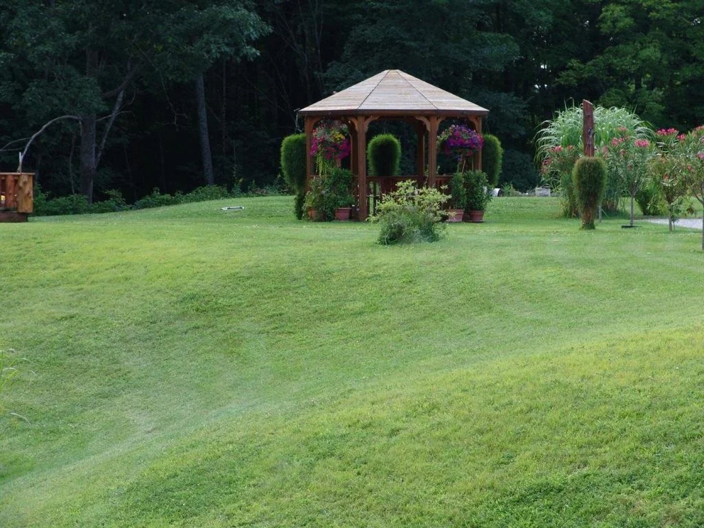 The Highlands Motel & Lodge