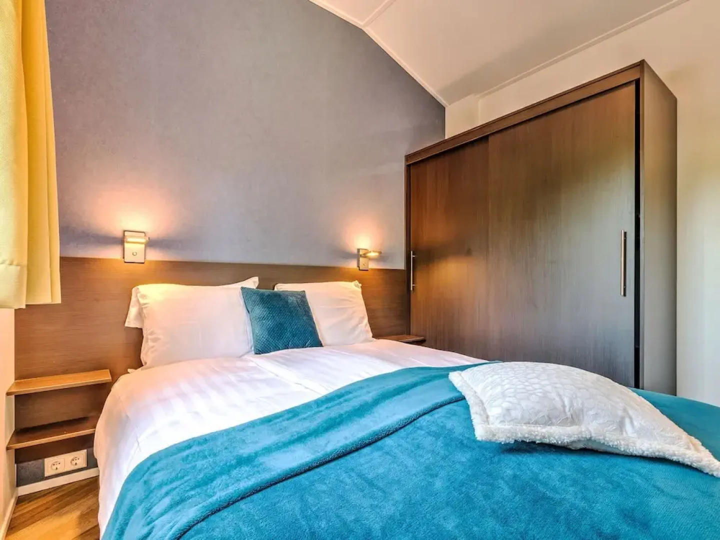 Beautiful Bungalow with Hot Tub in Kaatsheuvel